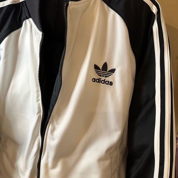 Adidas Black and white reversible Quilted Jacket-brand new no tag - Picture 5 of 5